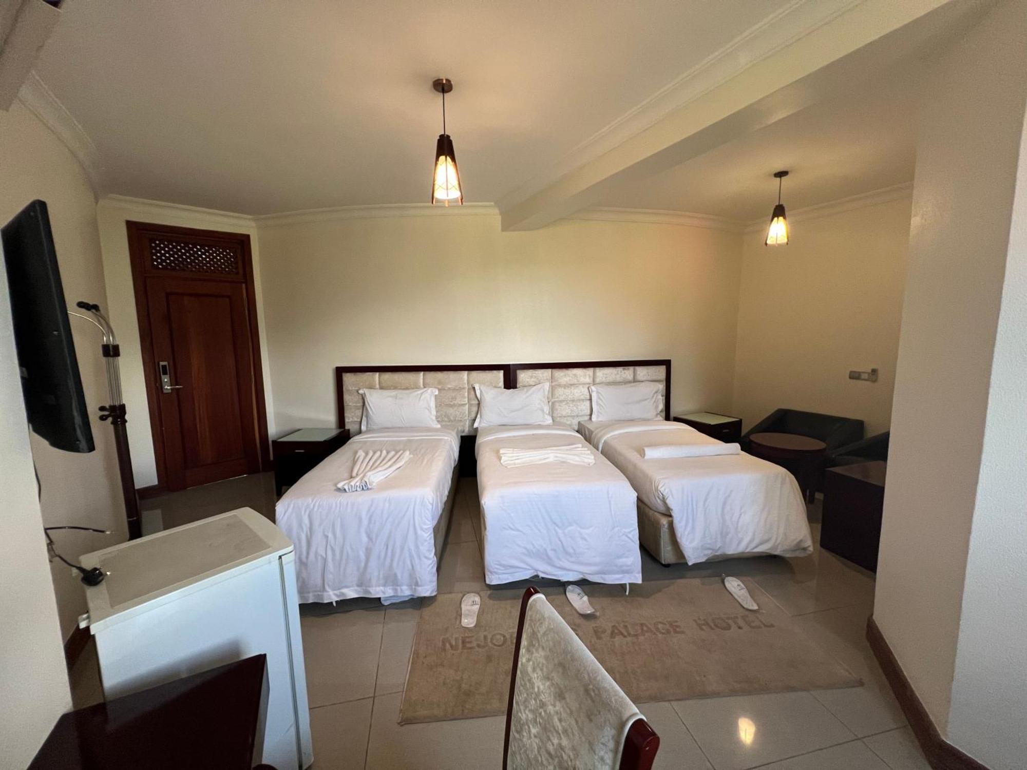 Nejobugg Palace Hotel Nkoanrua Exteriér fotografie