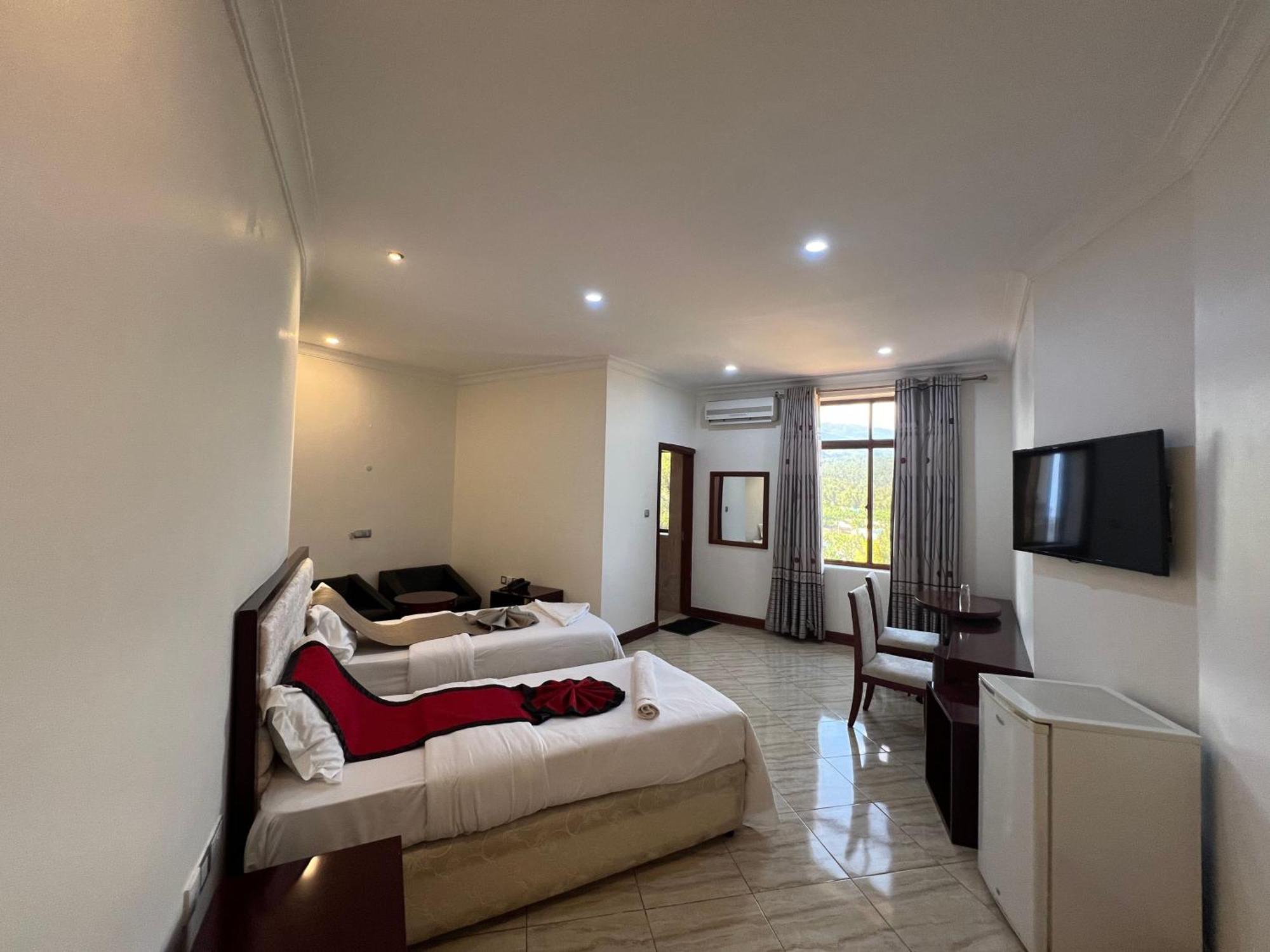 Nejobugg Palace Hotel Nkoanrua Exteriér fotografie