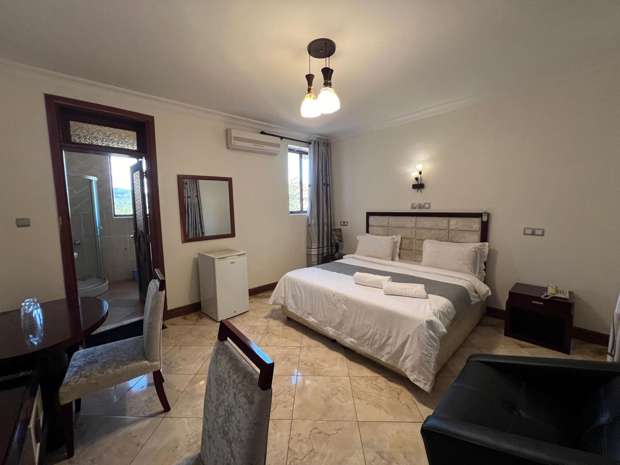 Nejobugg Palace Hotel Nkoanrua Exteriér fotografie