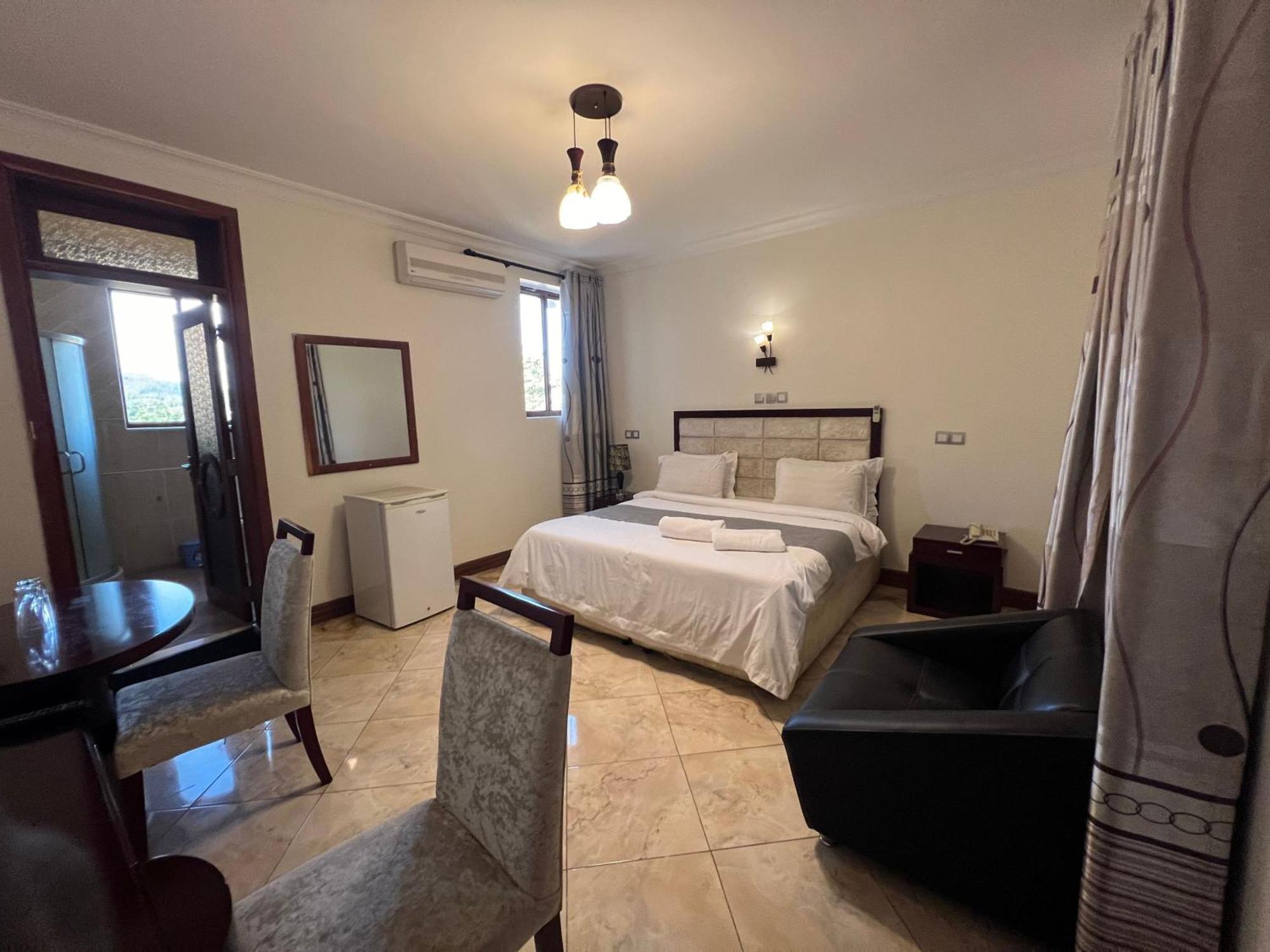 Nejobugg Palace Hotel Nkoanrua Exteriér fotografie
