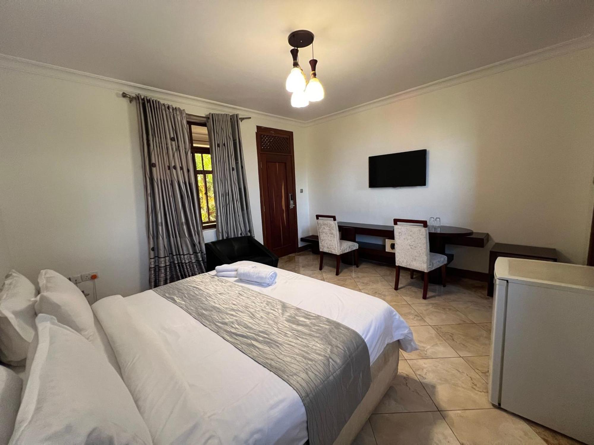 Nejobugg Palace Hotel Nkoanrua Exteriér fotografie
