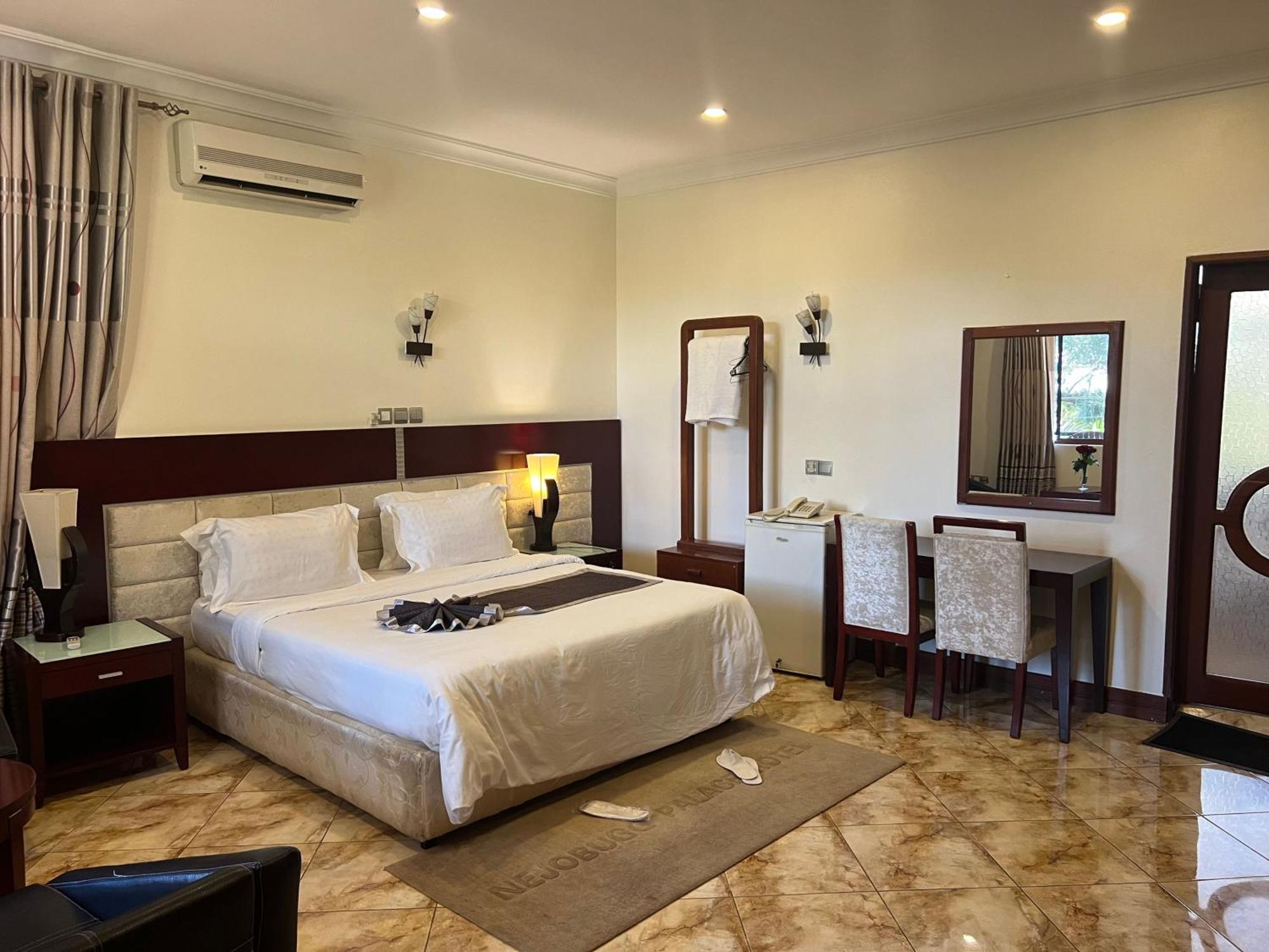Nejobugg Palace Hotel Nkoanrua Exteriér fotografie