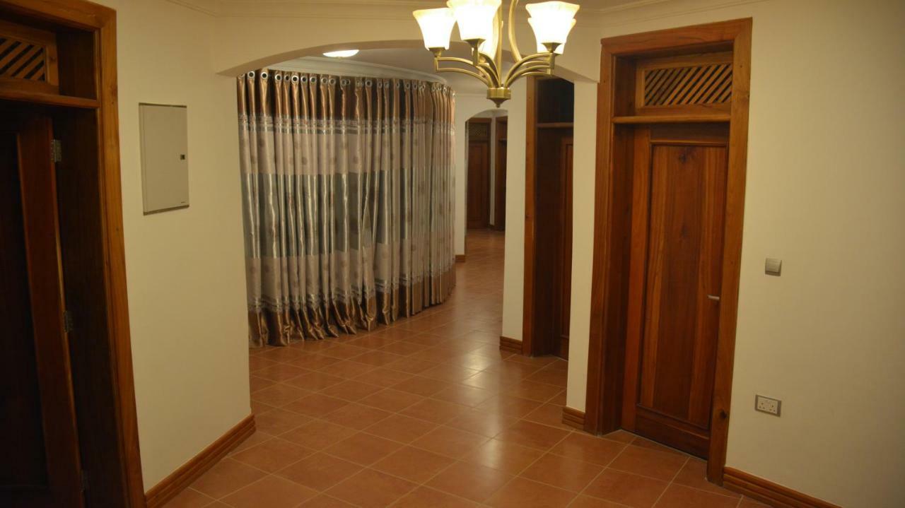 Nejobugg Palace Hotel Nkoanrua Exteriér fotografie