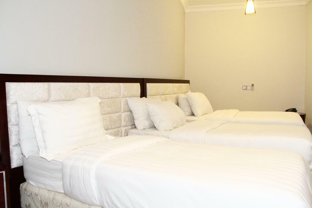 Nejobugg Palace Hotel Nkoanrua Pokoj fotografie
