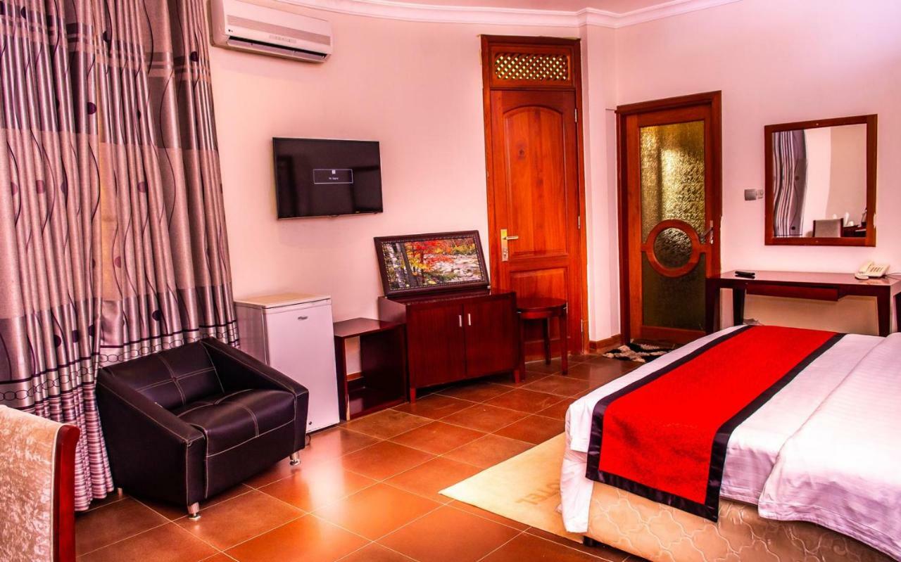 Nejobugg Palace Hotel Nkoanrua Exteriér fotografie